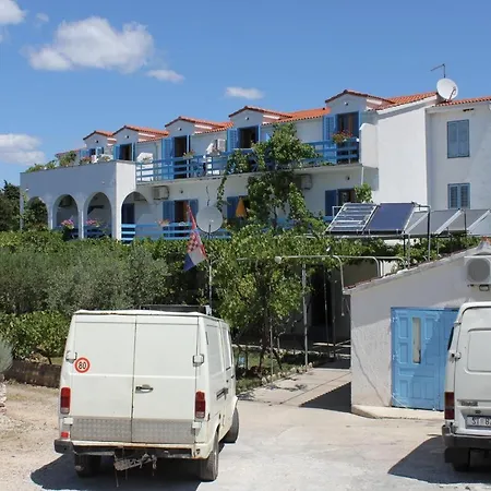 Apartman Studio 6852c Sucuraj